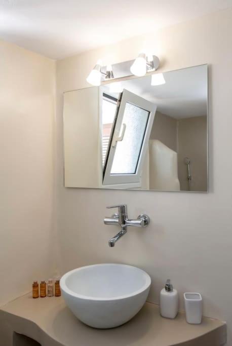 Θἔρως Apartman Tínos Kültér fotó